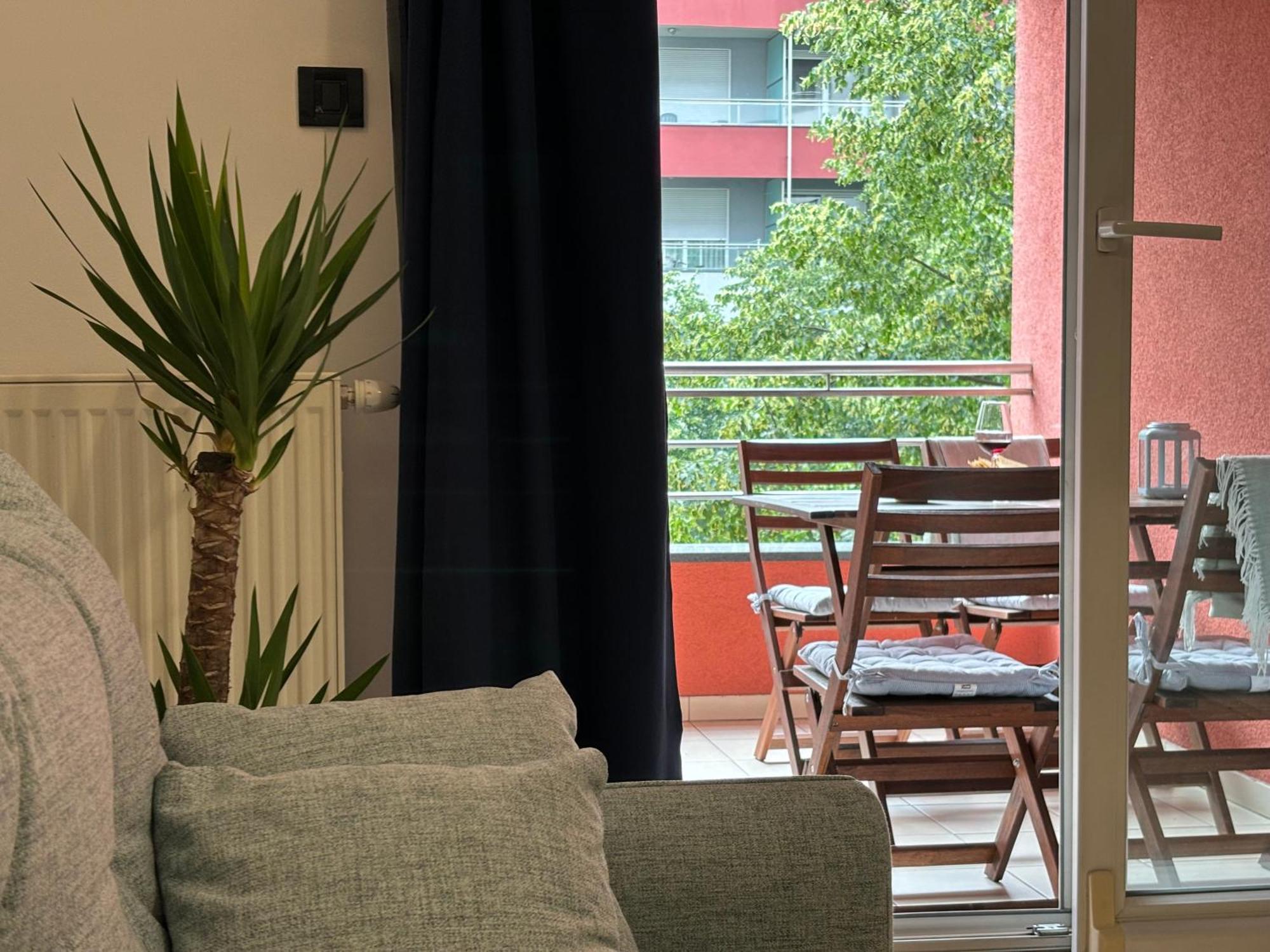 Terrace Bliss Apartment With Free Garage 萨格勒布 外观 照片